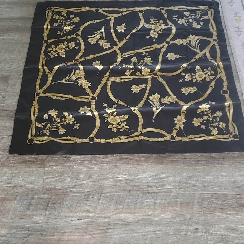 Tie Rack Elegant Black and Gold Scarf ⚜️🖤🤎⚜️